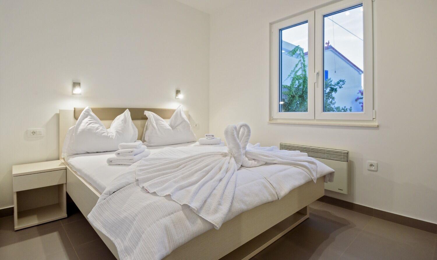 Apartments Bisernica-With Pool Ražanj Eksteriør bilde